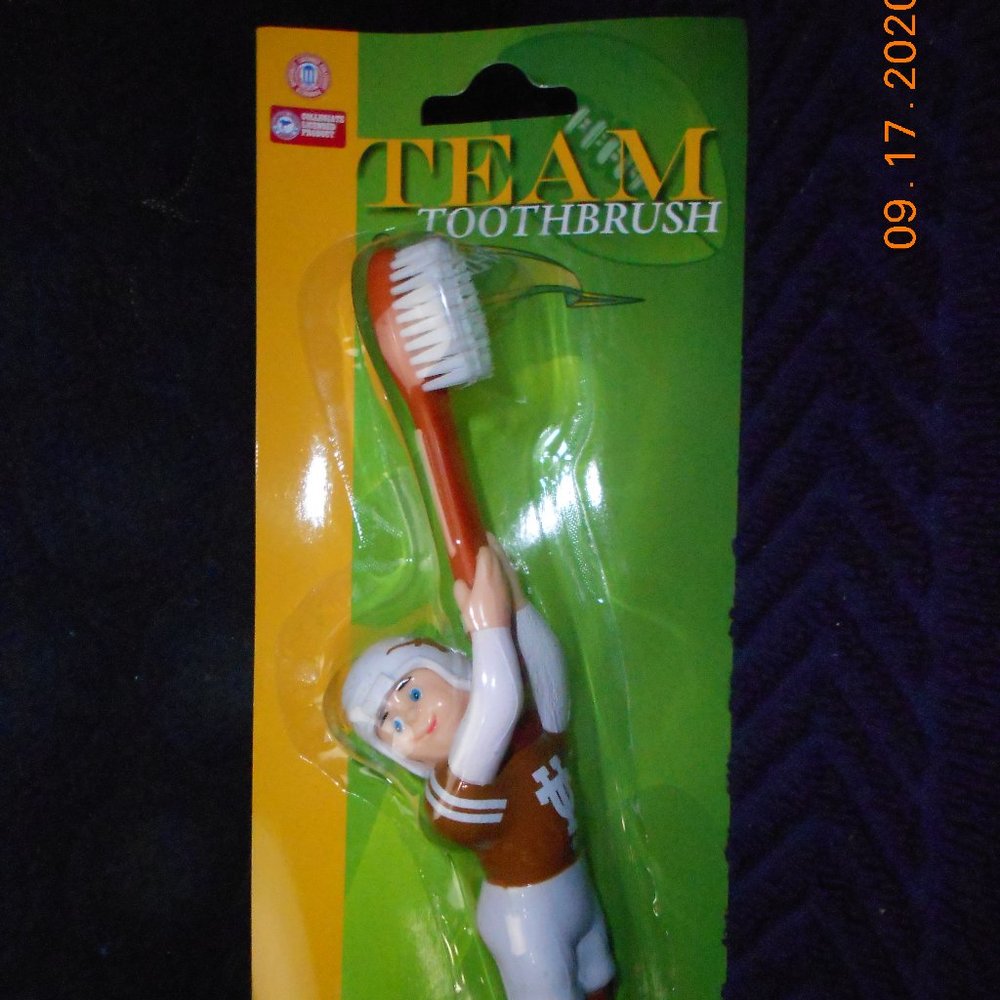 NEW  UT Toothbrushes Texas Univ Longhorns Football